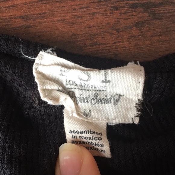 PST LOS ANGELES RIBBED BLACK TOP - Picture 2 of 6